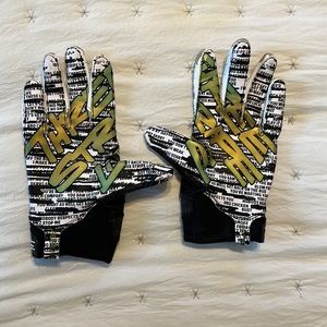 Football Gloves